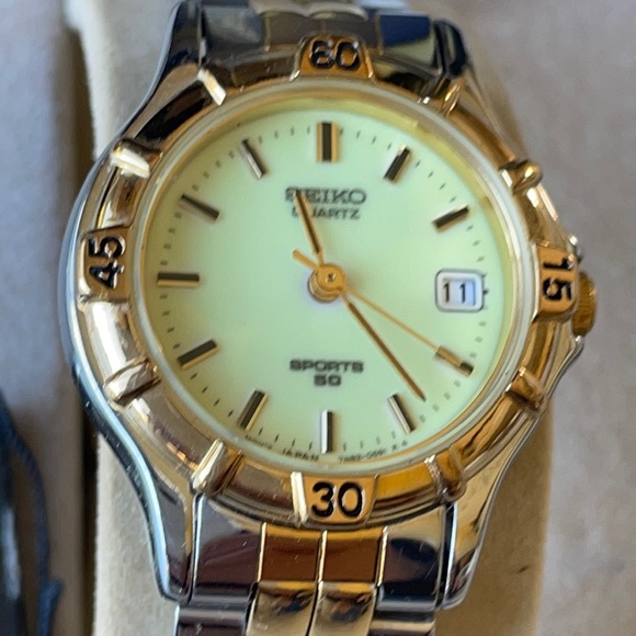 Seiko lady TT battery water resistant 50m w/date